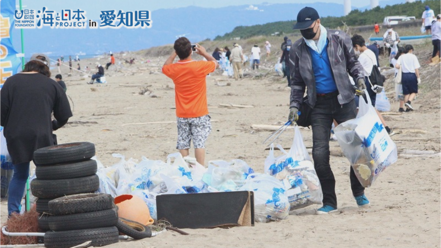 「西の浜海岸はごみ箱じゃない！」渥美半島の海岸で清掃　環境ボランティアサークル「亀の子隊」