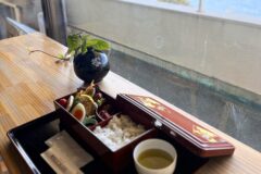 三河湾の大パノラマと灯台のテラスカフェ「橋田鼻たつき灯台テラス」に新メニューが登場！